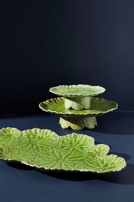 470659_1_468 Aquatic Plant-Inspired Kitchenware : Lilypad Cake Stand