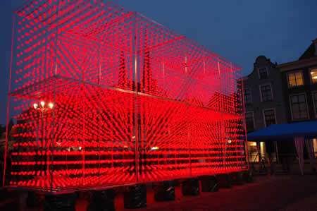 World's Largest 3D Display Made of 8,000 Ping Pong Balls