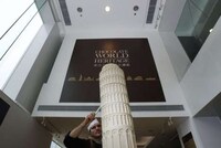 White Chocolate Statues Image 6