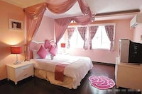 Pop Culture Toon Hotels Image 3