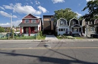 Modest Rectangular Homes Image 2