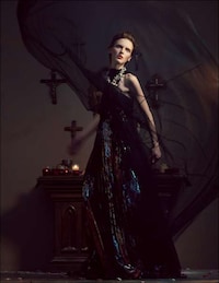 Brooding Gothic Babes Image 8