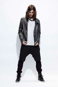 Snowboard-Inspired Street Wear Image 3