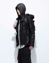 Snowboard-Inspired Street Wear Image 4