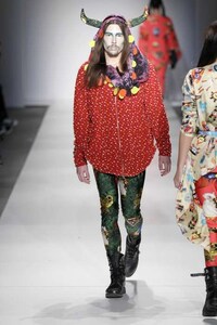 Horned Model Runways Image 2