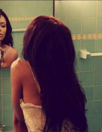 Bathtub-Happy Beauties Image 3
