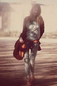 Parisian Bistro Lookbooks Image 5