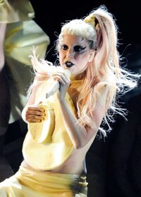 Canary-Colored Manicures Image 2