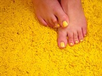 Canary-Colored Manicures Image 3
