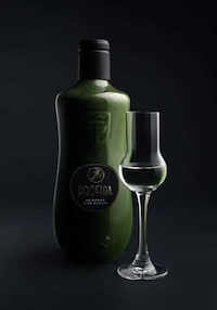 Voluptuous Beverage Branding Image 5