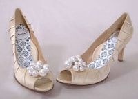 Vintage-Inspired Wedding Heels Image 4