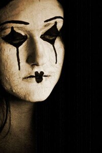 Miming Portraiture Image 4