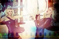 Glam Lomography-Like Pictorials Image 8