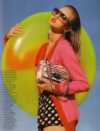Retro Poolside Photoshoots Image 5
