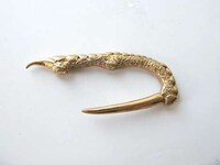 Golden-Clawed Jewelry Image 2