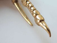 Golden-Clawed Jewelry Image 7
