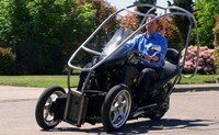 Three-Wheeled Leaning Cars Image 4