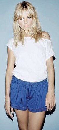 Sweet Celebrity Lookbooks Image 6