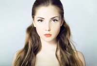 Simple Powdery Portraits Image 4