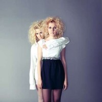 Simple Powdery Portraits Image 5