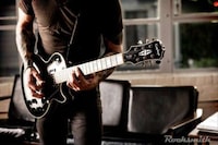 Guitar-Tutoring Games Image 2