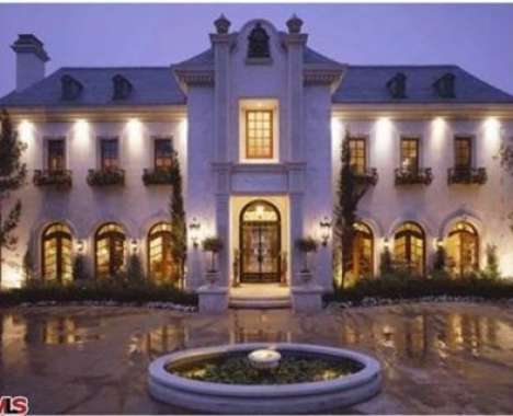 30 Lavish Celebrity Homes