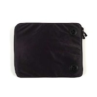 Tablet-Toting Apparel Image 3