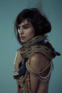 Slithering Fashion Shoots Image 3
