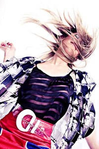 Vibrant Pop Art Photoshoots Image 4