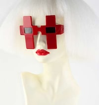 Eye-Catching Vintage Cross Sunglasses Image 2
