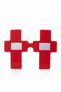 Eye-Catching Vintage Cross Sunglasses Image 5