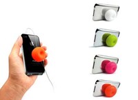 Suctioning Smartphone Stands Image 4