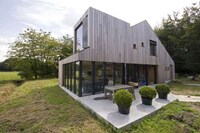 Contemporary Cabin Abodes Image 2