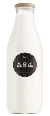 Minimalist Milk Branding Image 5