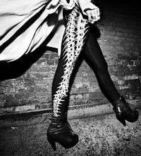 Spiky Skeletal Leggings Image 4