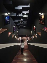 Sporty Staircase Houses Image 7