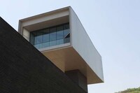 Snaky Gallery Structures Image 6