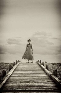 Darkly Dramatic Portraits Image 3