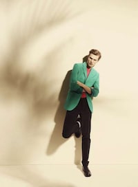 Retro-Modern Summer Menswear Image 6