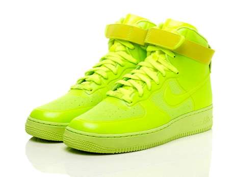 Color-Popped Kicks
