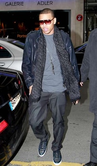 Clothing-Challenged Celebrity Blogs Image 3