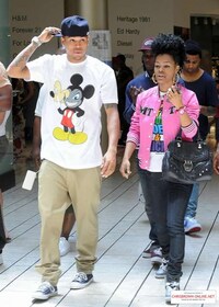 Clothing-Challenged Celebrity Blogs Image 5