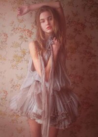 Rose-Hued Floral Editorials Image 6