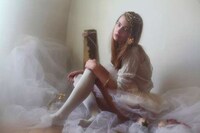 Rose-Hued Floral Editorials Image 7