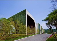 Garden-Clad Clubhouses