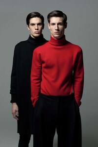 Shrouded Pair Pictorials Image 8