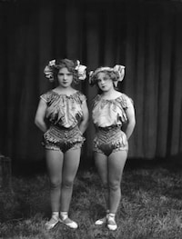 Retro Circus Snaps Image 5