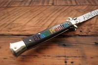 Celebratory Celebrity Knives Image 3