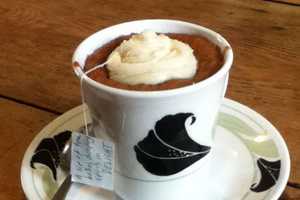 Deceptive Teatime Pastries : Constant Comment Tea Cupcake