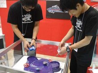 Remote-Control Battle Tops Image 5